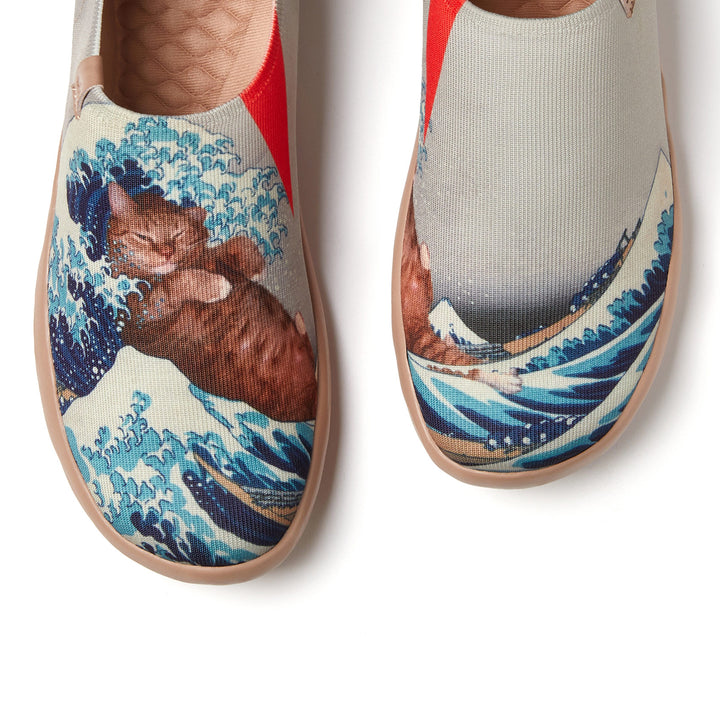 The Great Wave and the Cat 1 Women