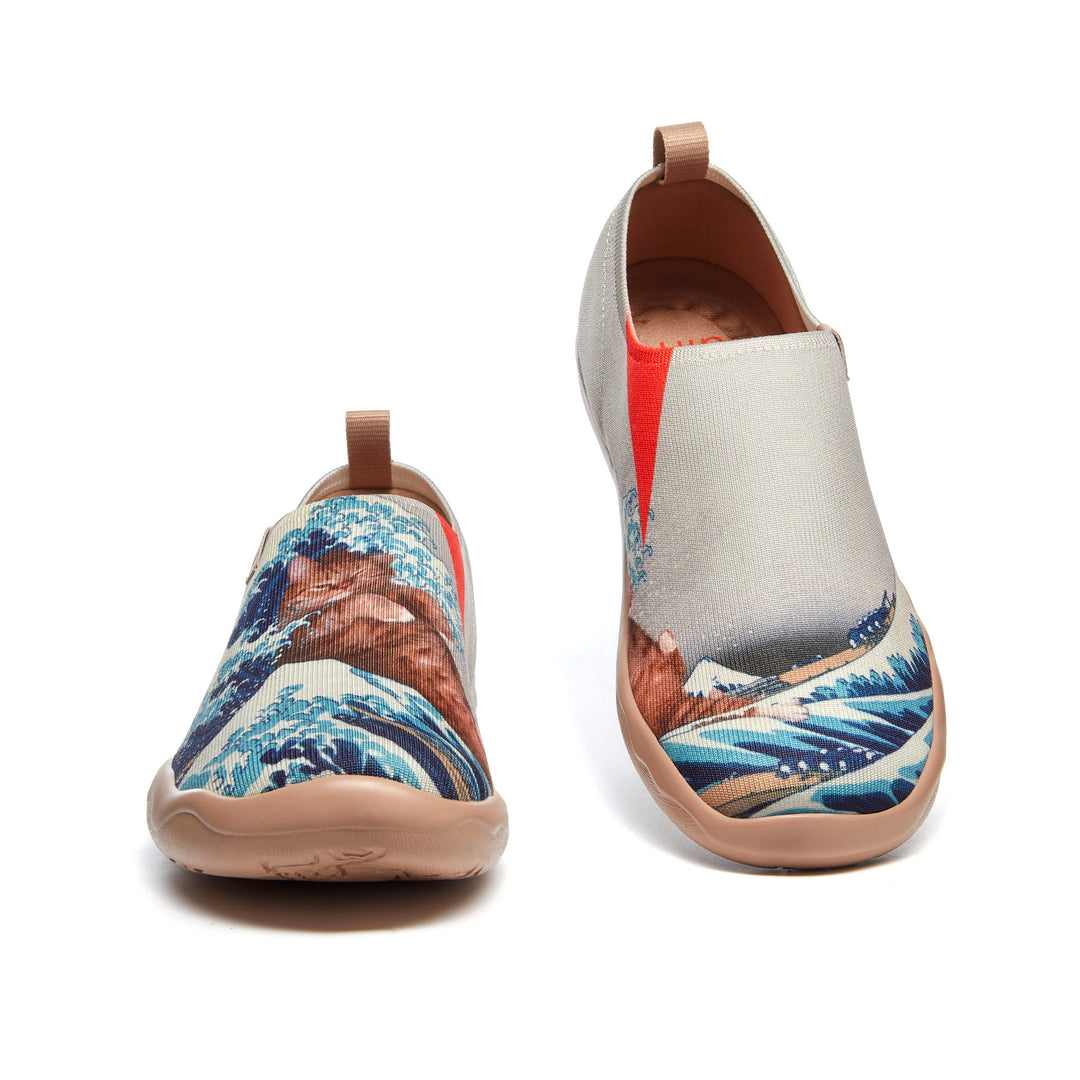 The Great Wave and the Cat 1 Women