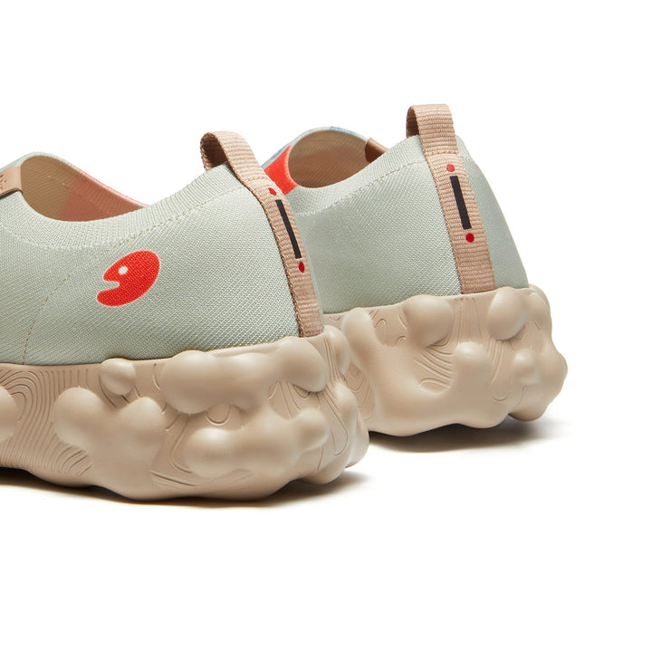 The Great Wave and the Cat 3 Women