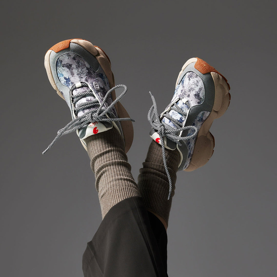 Lost in the Blue Sky Dreamland I Women