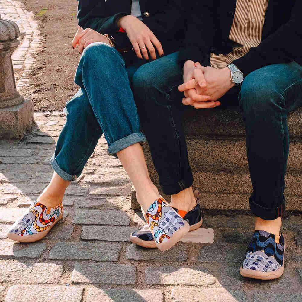 LA PEDRERA Women Canvas Art Painted Shoes Women UIN