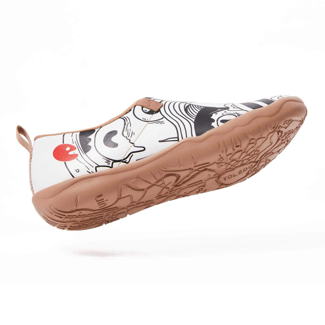 UIN Footwear Women Fight with Insect Women Canvas loafers