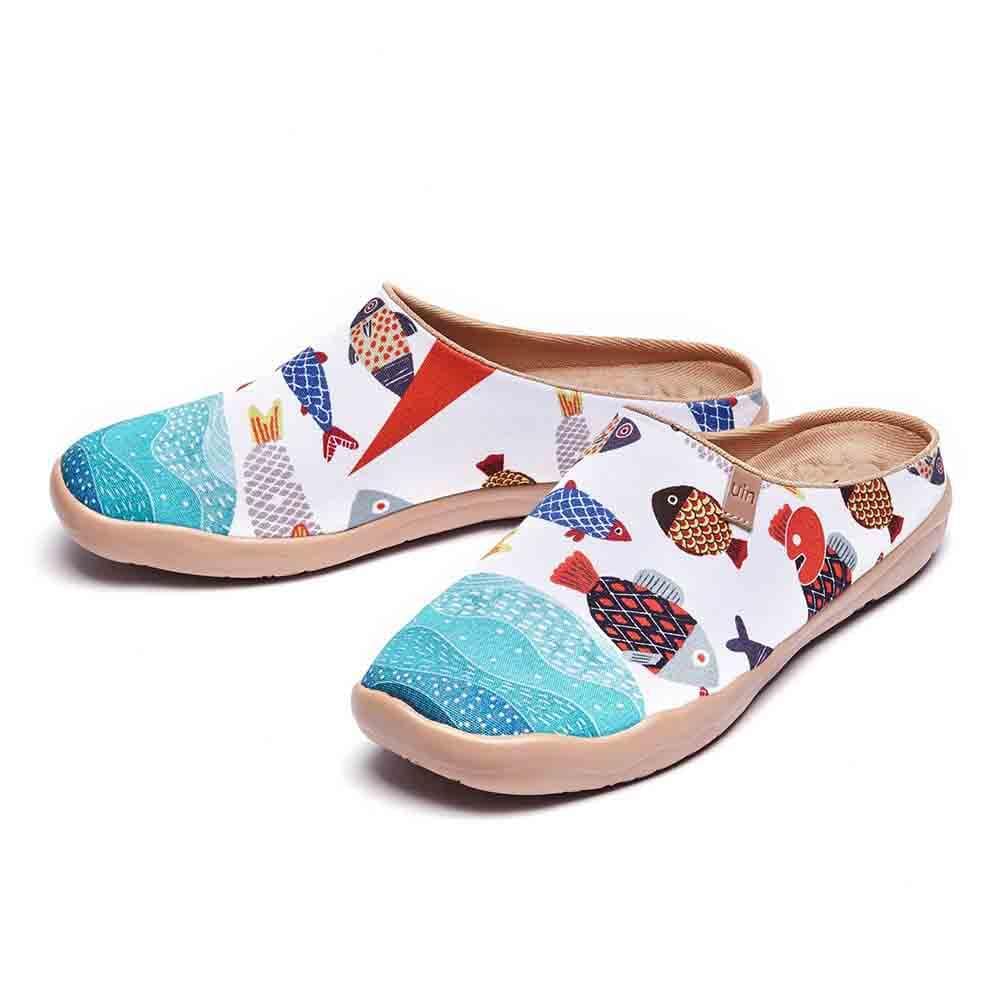UIN Footwear Women Happy Fish Women Slipper Canvas loafers