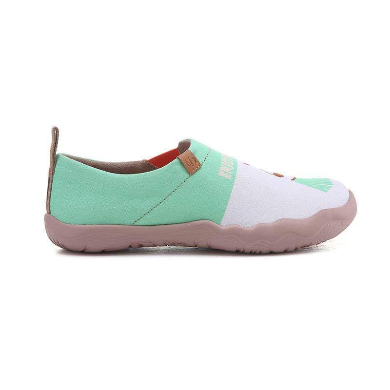 UIN Footwear Women Love Journey Canvas loafers