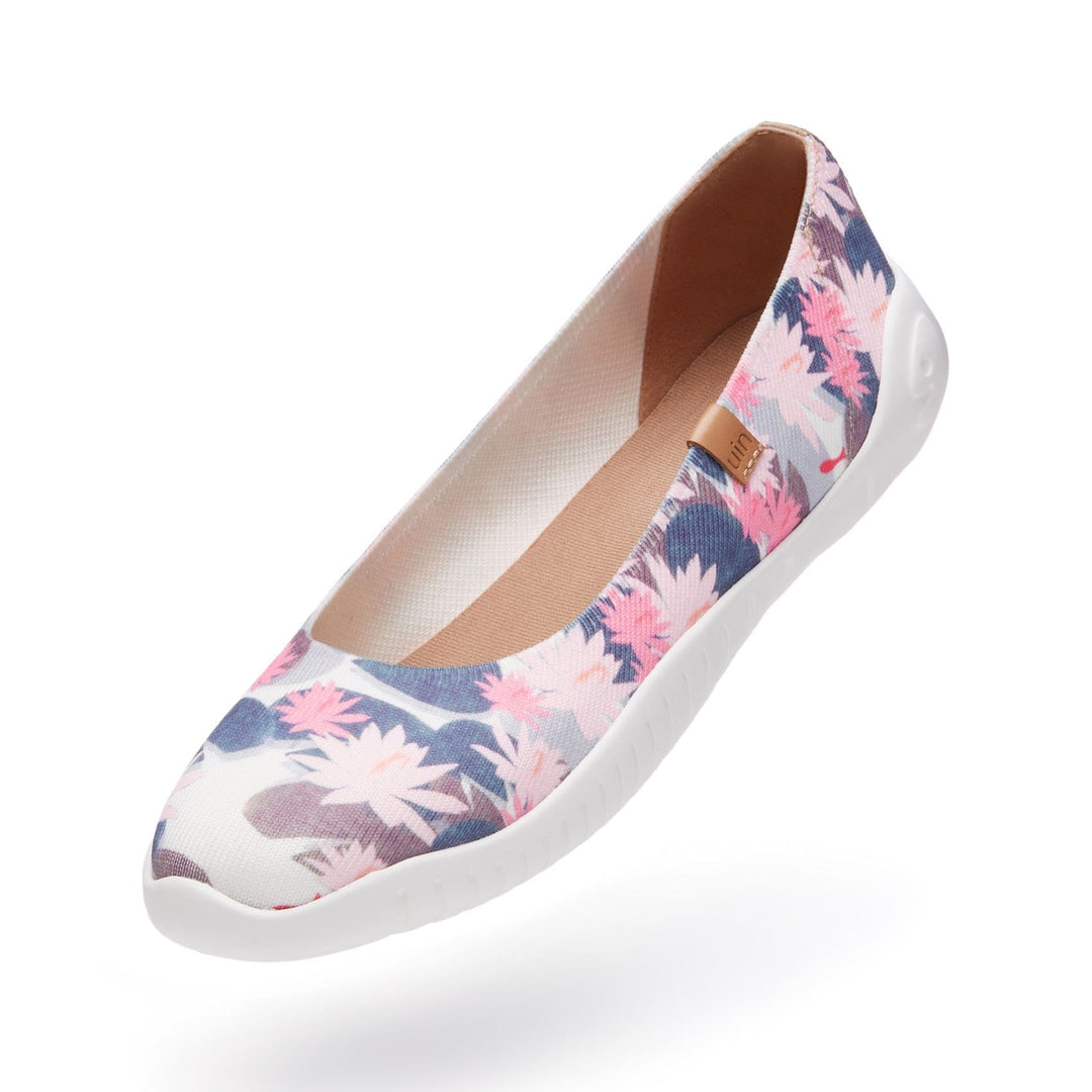 UIN Footwear Women Monet The Water-Lily Pond V1 Minorca Women Canvas loafers