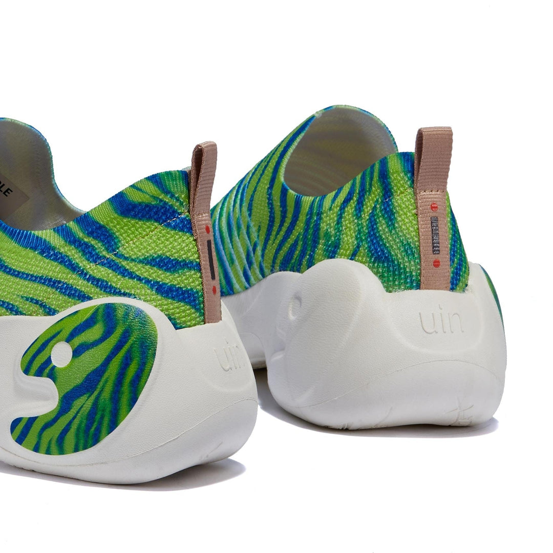 UIN Footwear Women Rainforest Tree Frog Zaragoza II Women Canvas loafers
